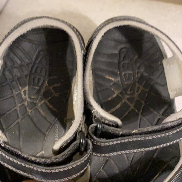 Keen black ankle strap sandals - size 7 - Picture 10 of 10